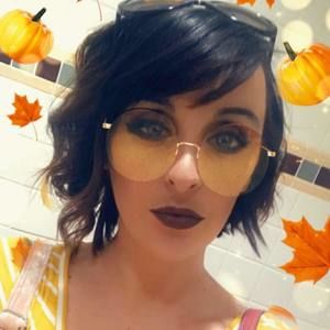 Meet your Posher, Nadia